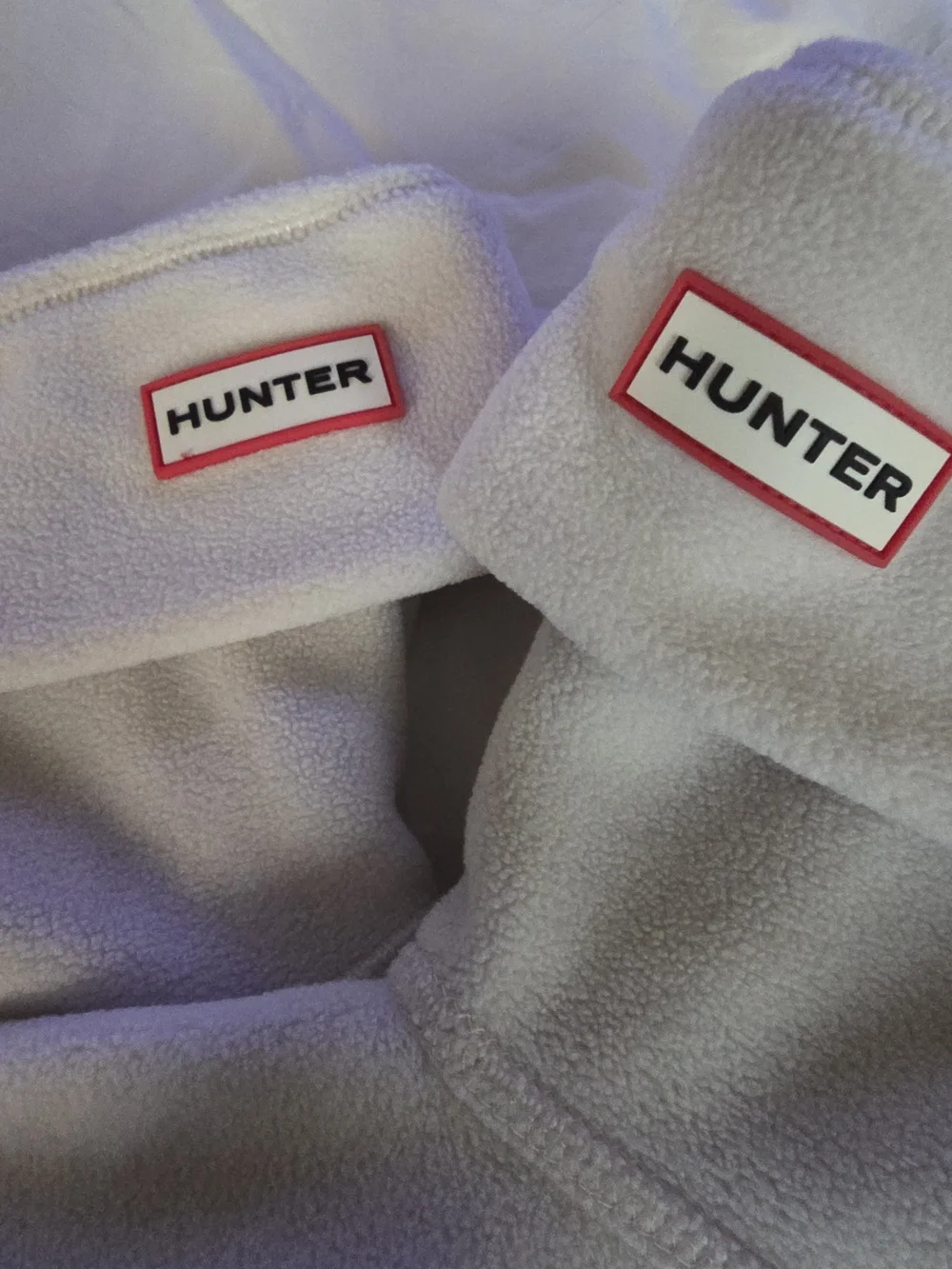 Hunter Women's Fleece Boot Socks in Light Gray with Red Logo